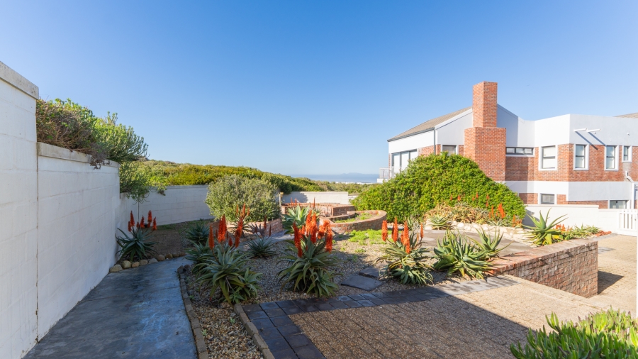 4 Bedroom Property for Sale in Yzerfontein Western Cape
